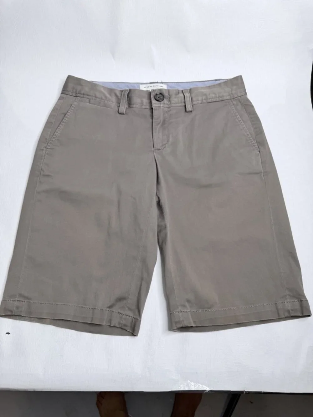 Women’s Banana Republic Cotton Khaki Shorts Size 2
